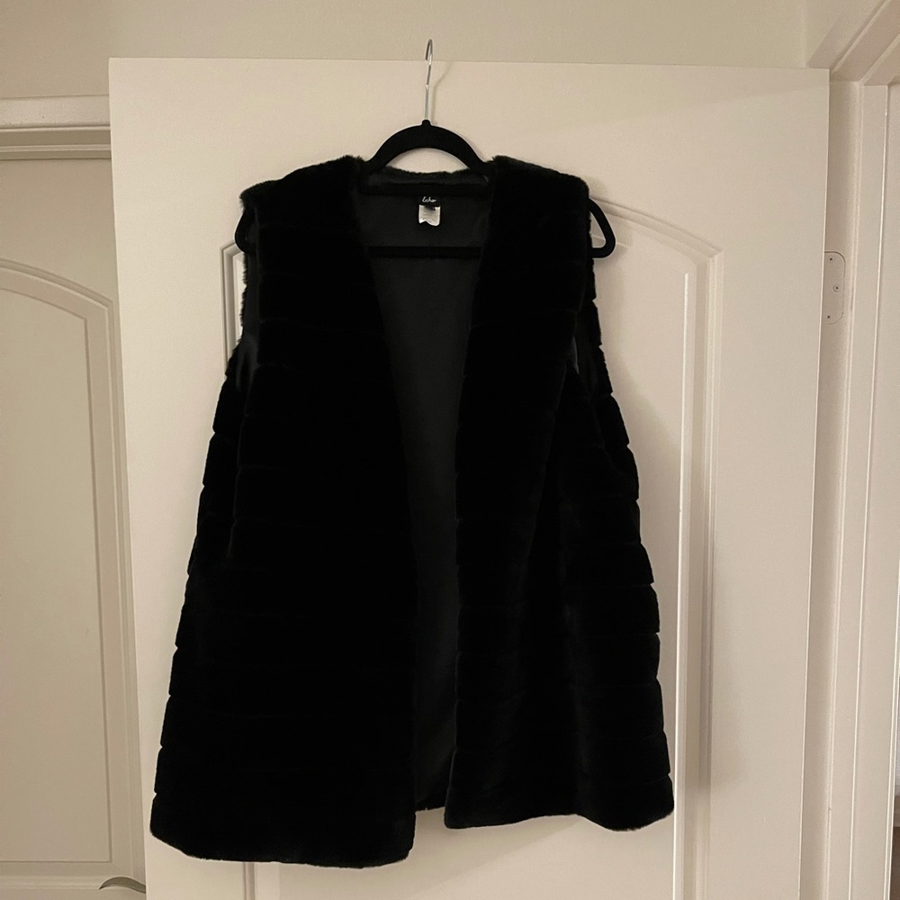 Black Faux Fur Vest Size L/XL